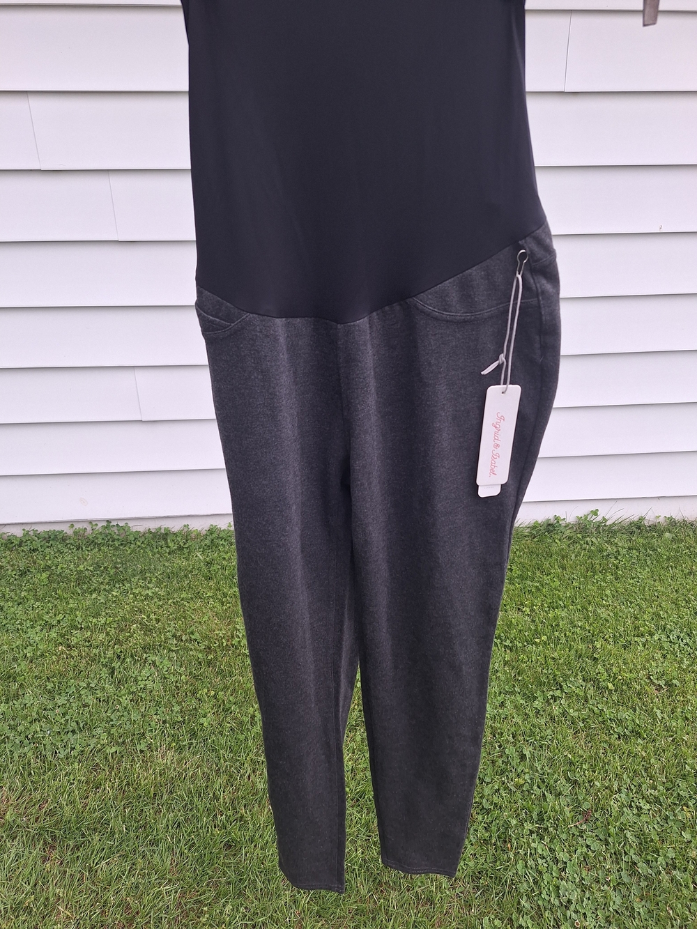 Ingrid & Isabel Stretch Waist Black & Charcoal Maternity Leggings. Size 4